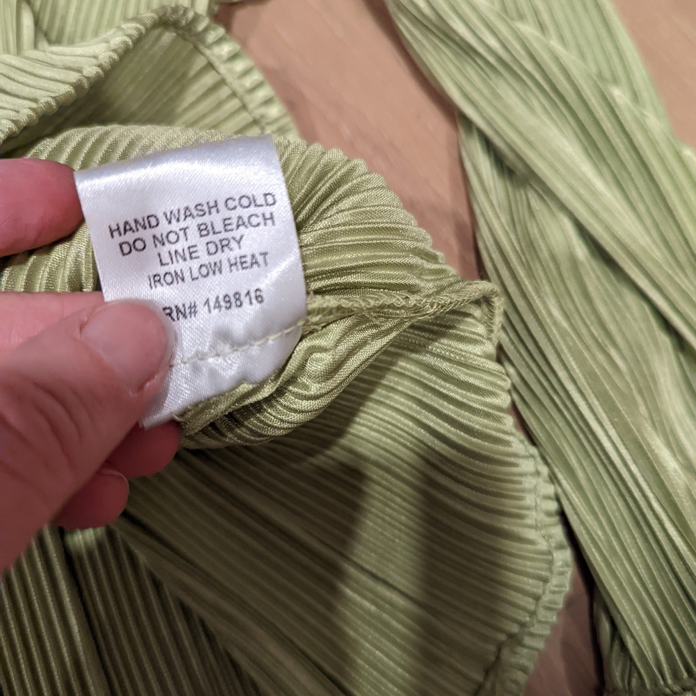 Green Pleated Two-Piece Set - Picture 3 of 9